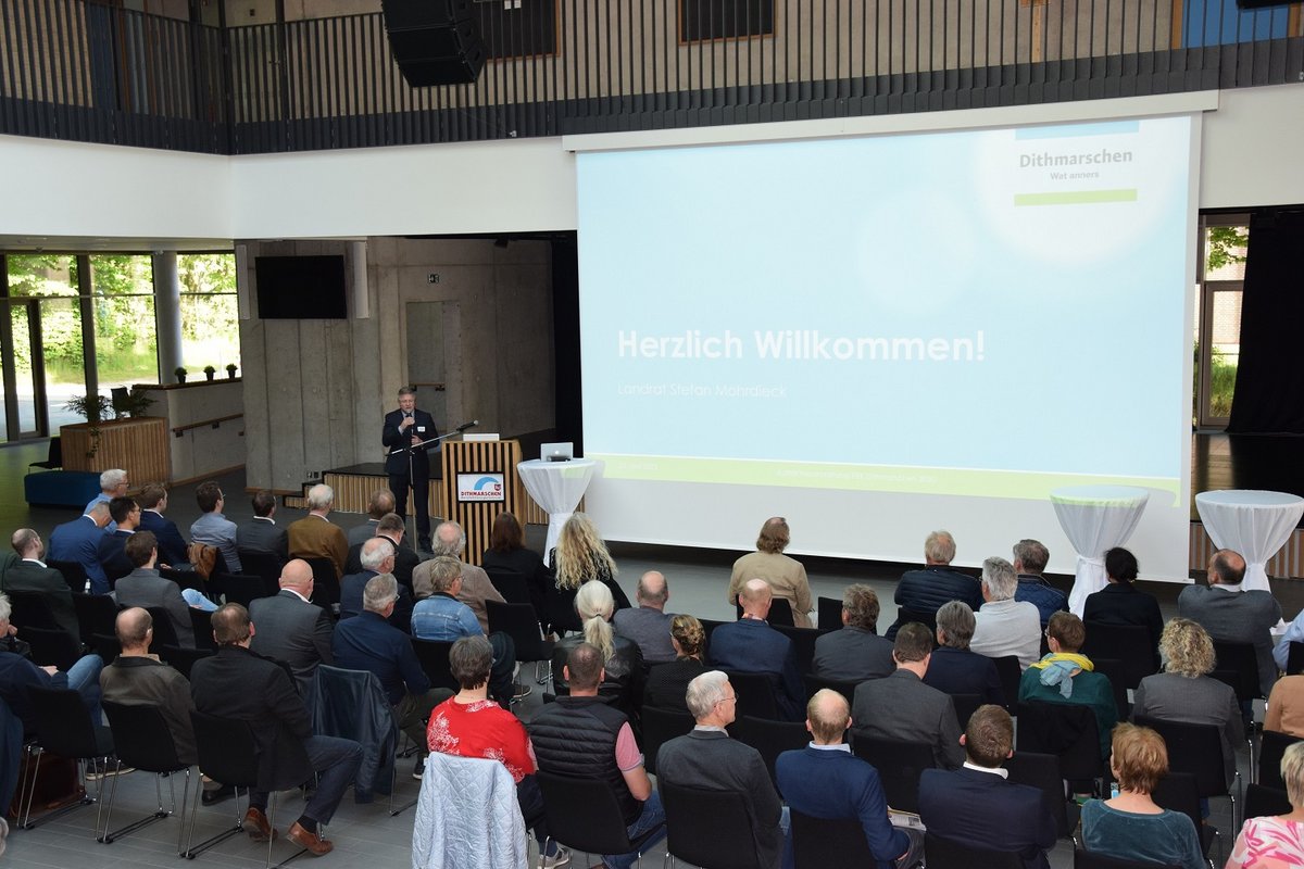 Landrat Stefan Mohrdieck begrüßte die Gäste zur Auftaktveranstaltung zum „Regionalen Entwicklungskonzept Dithmarschen 2030“.